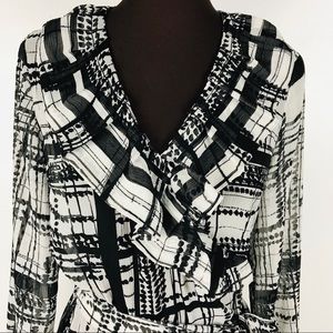 Calvin Klein Top Size XS.  Black/White 137